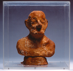 Dieter Roth, ritratto dell'artista, multiplo, 1968, cioccolato 