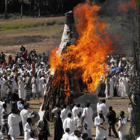 thumb_damera_in_fiamme